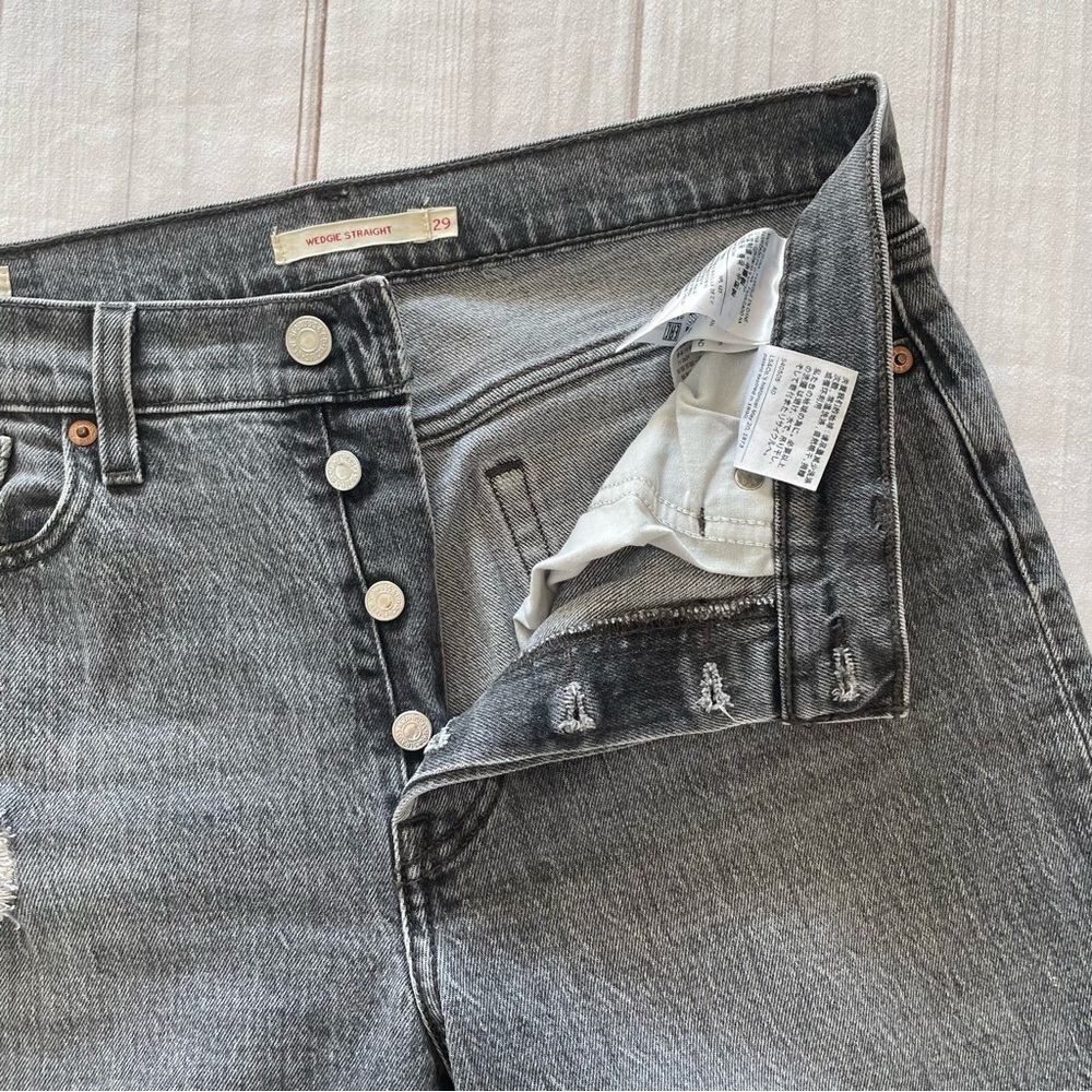 Levi’s Premium Wedgie Straight Jeans Women’s 29 Black Gray Faded Button Fly EUC - Picture 9 of 16
